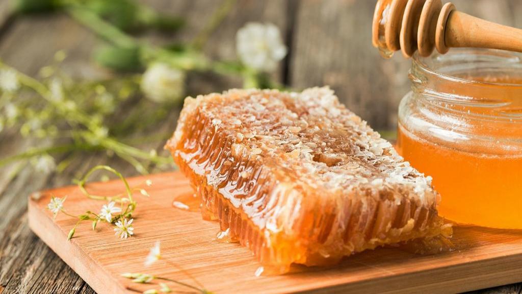 خواص موم عسل را بشناسید!|10 دلیل برای خوردن موم عسل