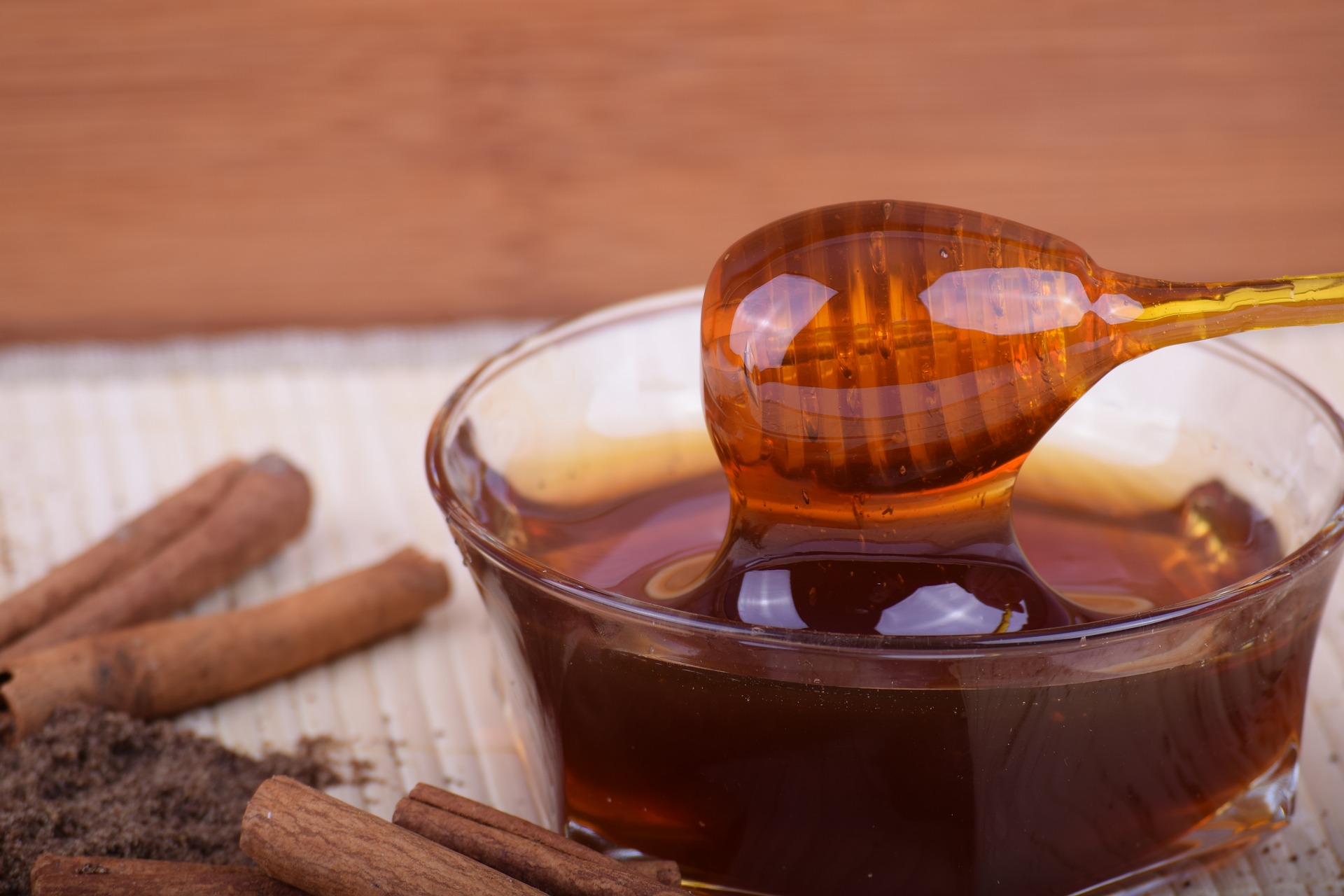 6 ویژگی ظاهری عسل طبیعی برای تشخیص